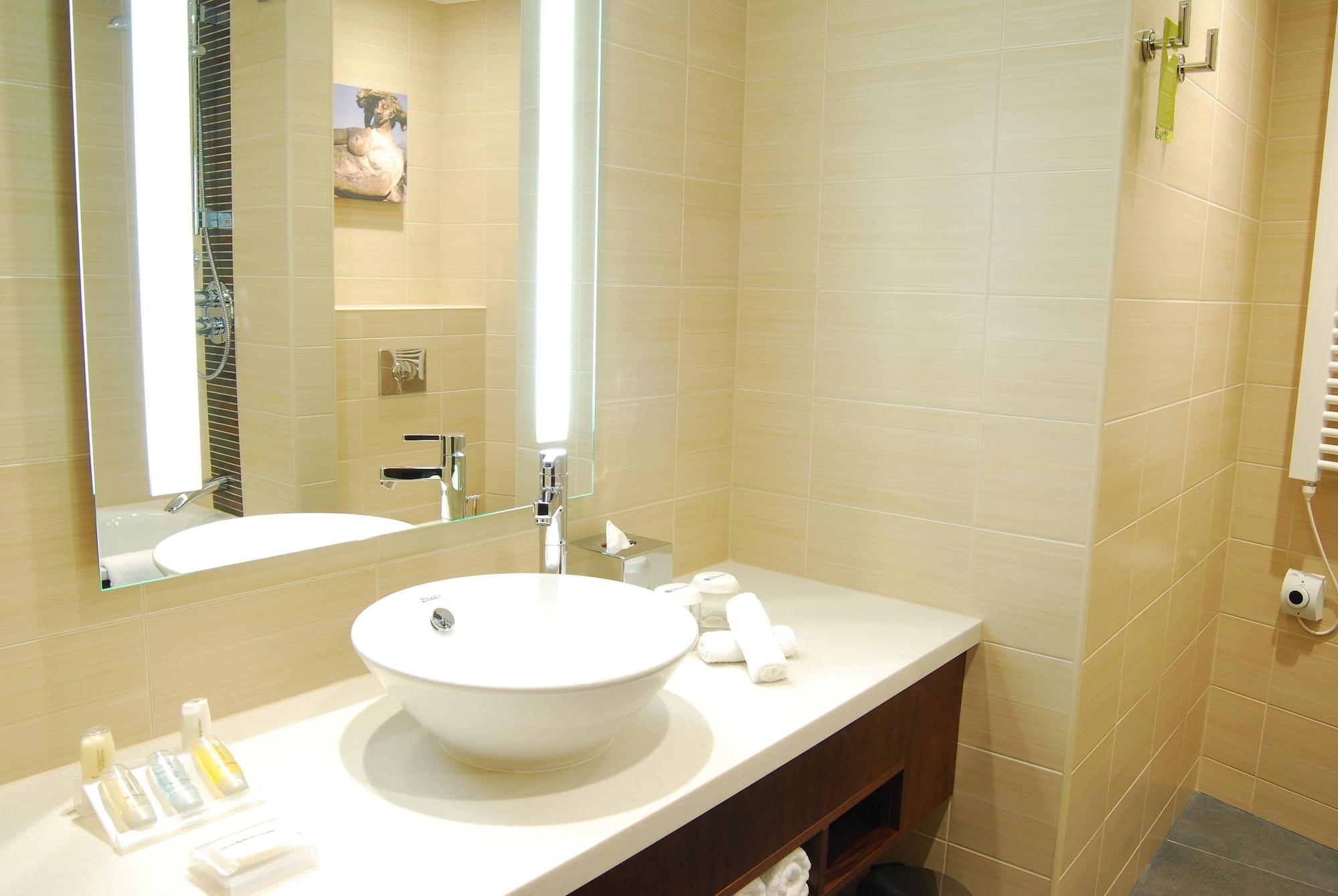 Hilton Garden 4*