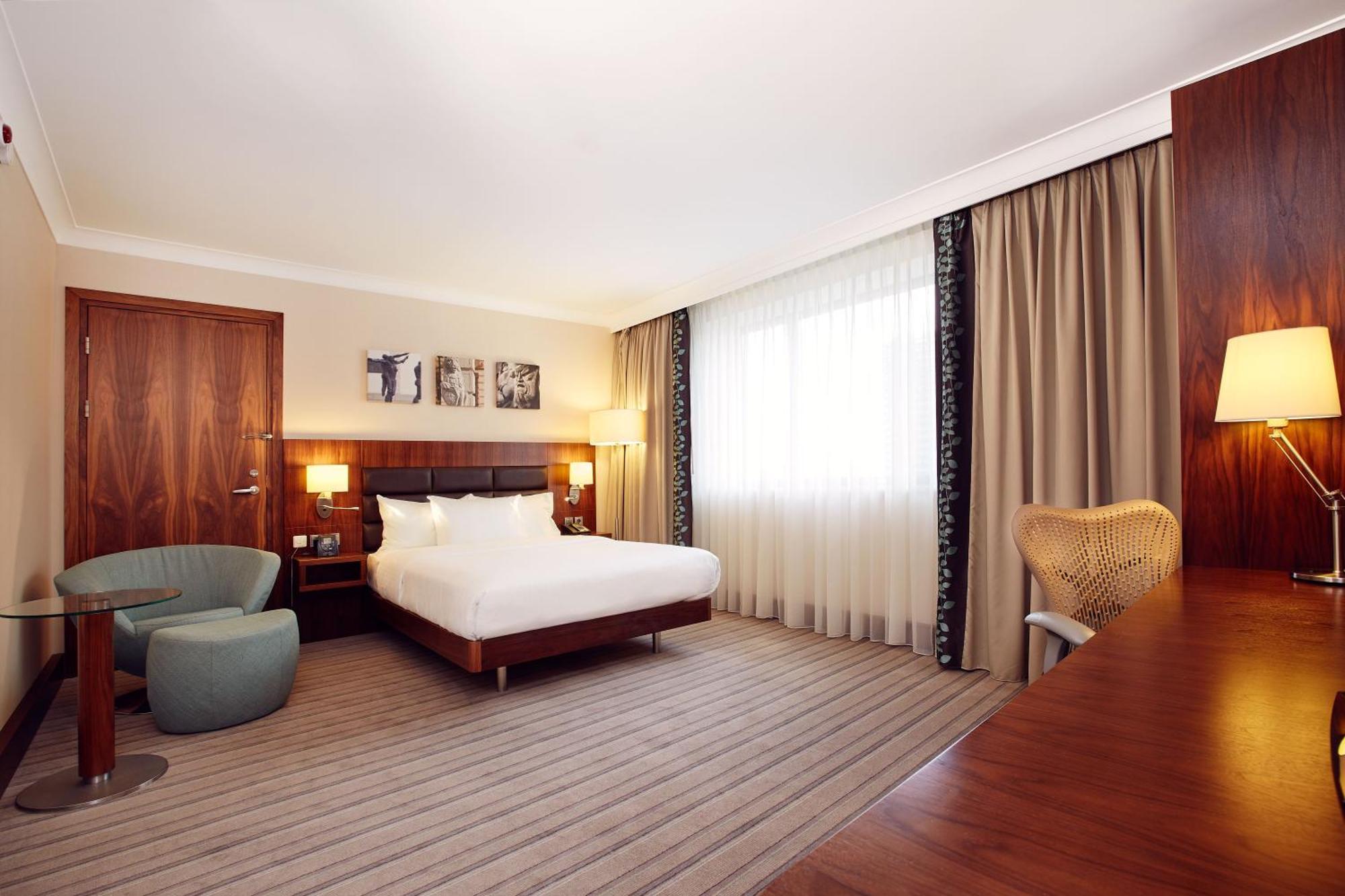 Hilton Garden Hotel 4*