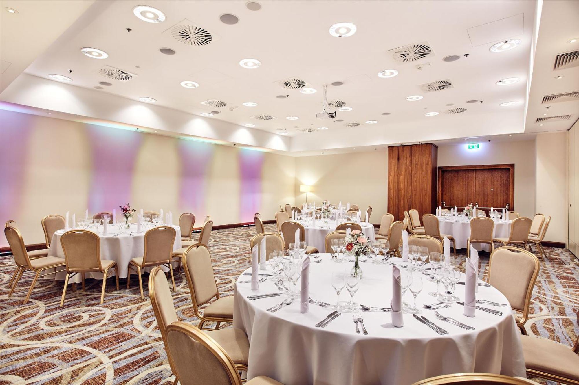Hilton Garden 4*