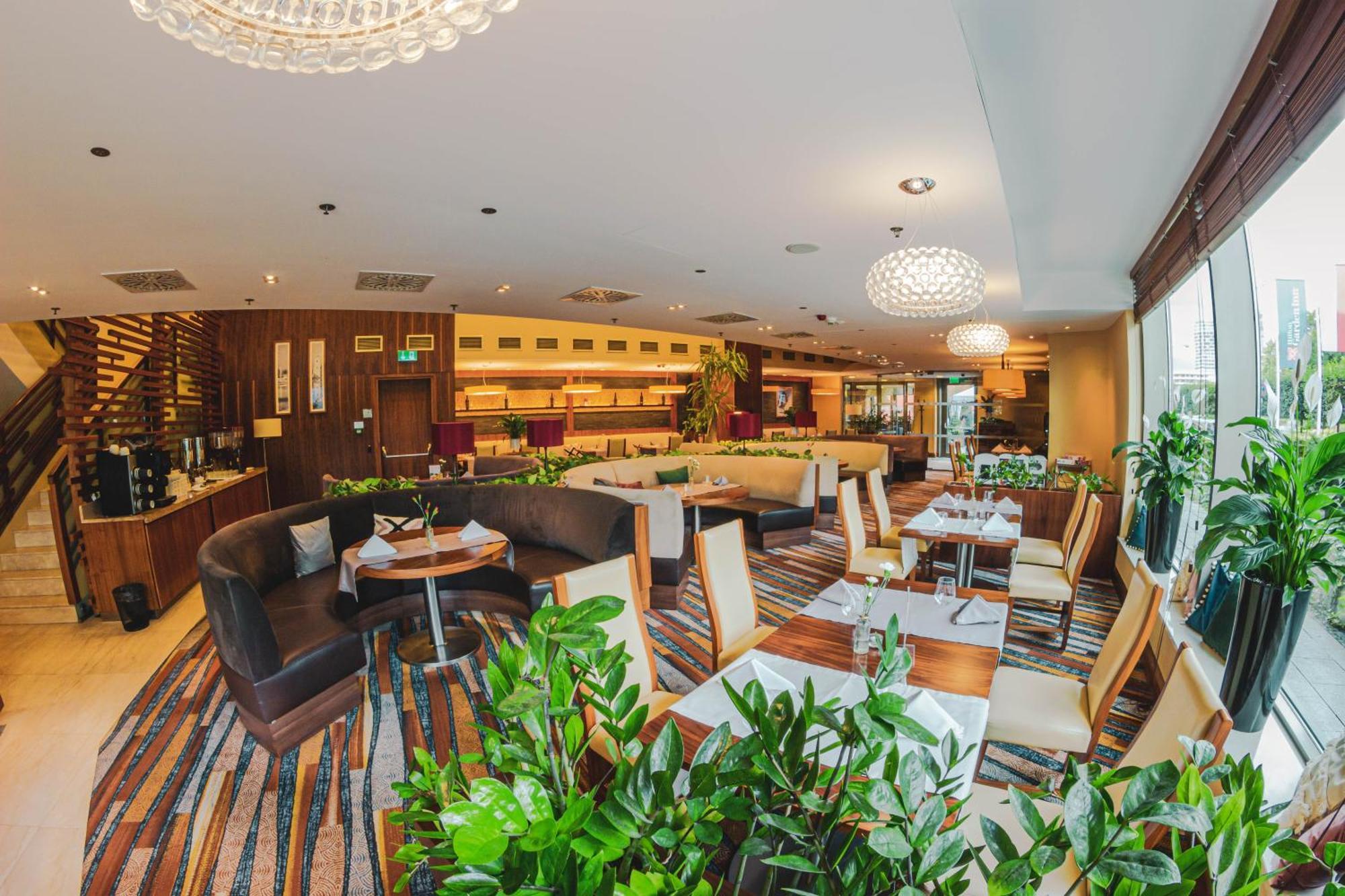 Hilton Garden Hotel 4*