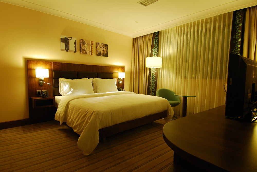 Hilton Garden Hotel 4*